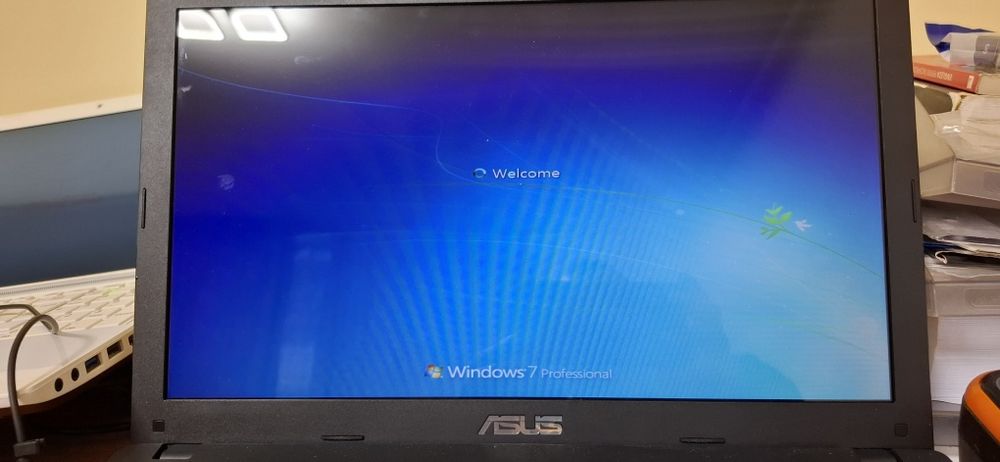 Vand laptop Asus X551C