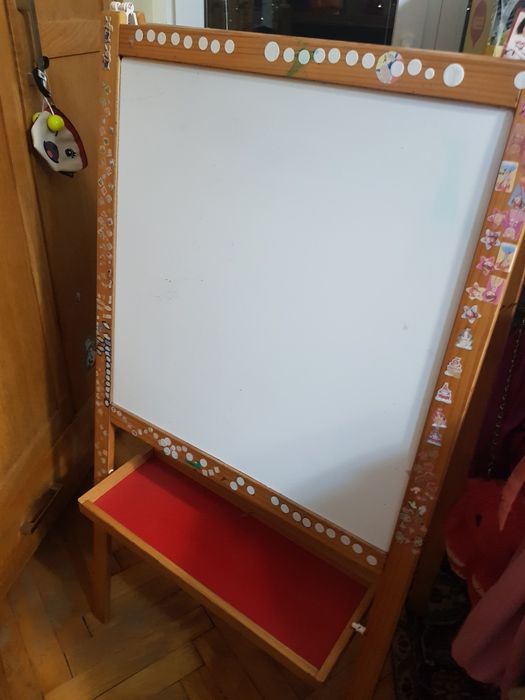 Двустранна дъска за рисуване и писане