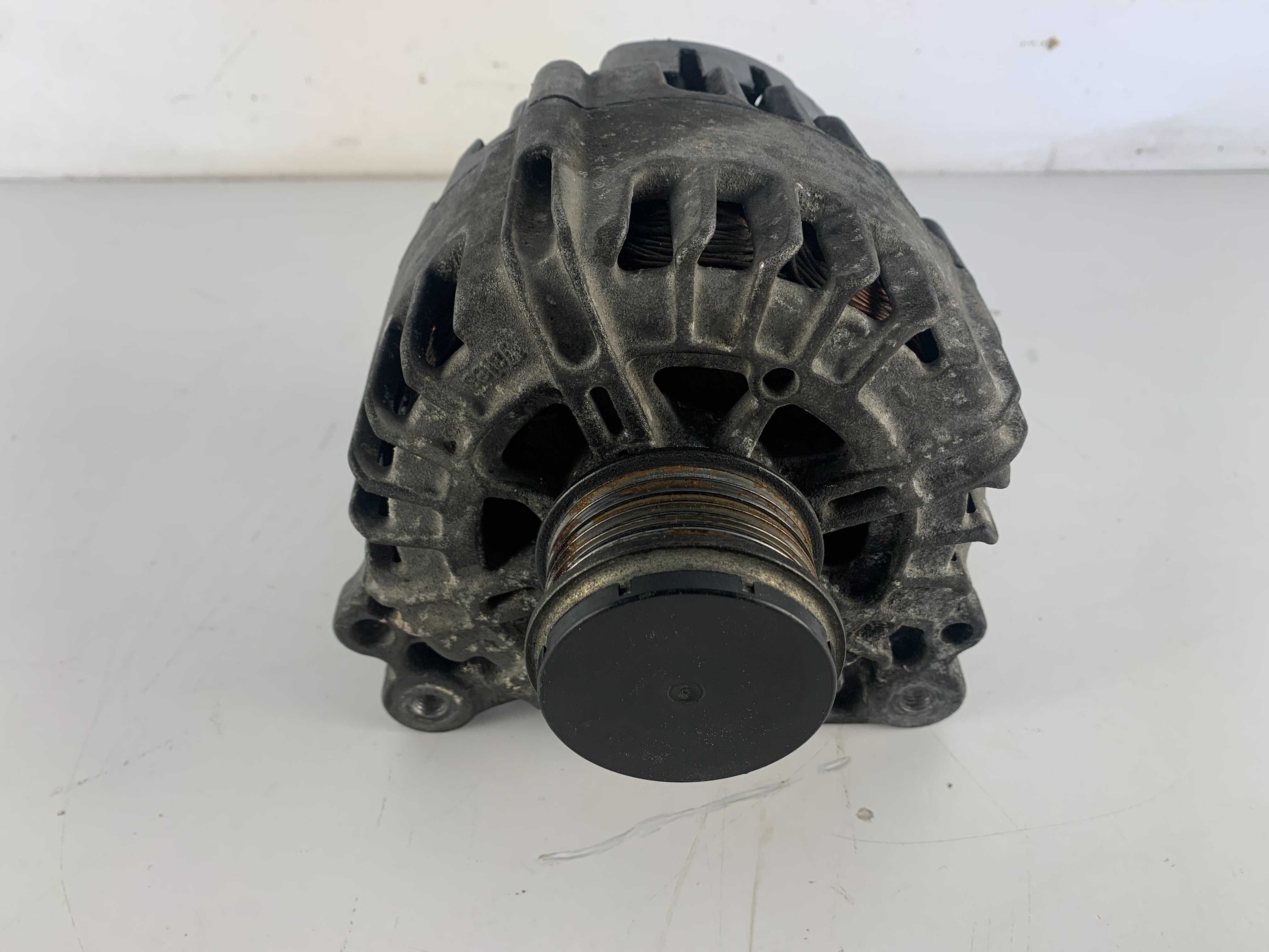 Генератор Audi A5 8T A4 B8/8K (11-16)г. 150Аh