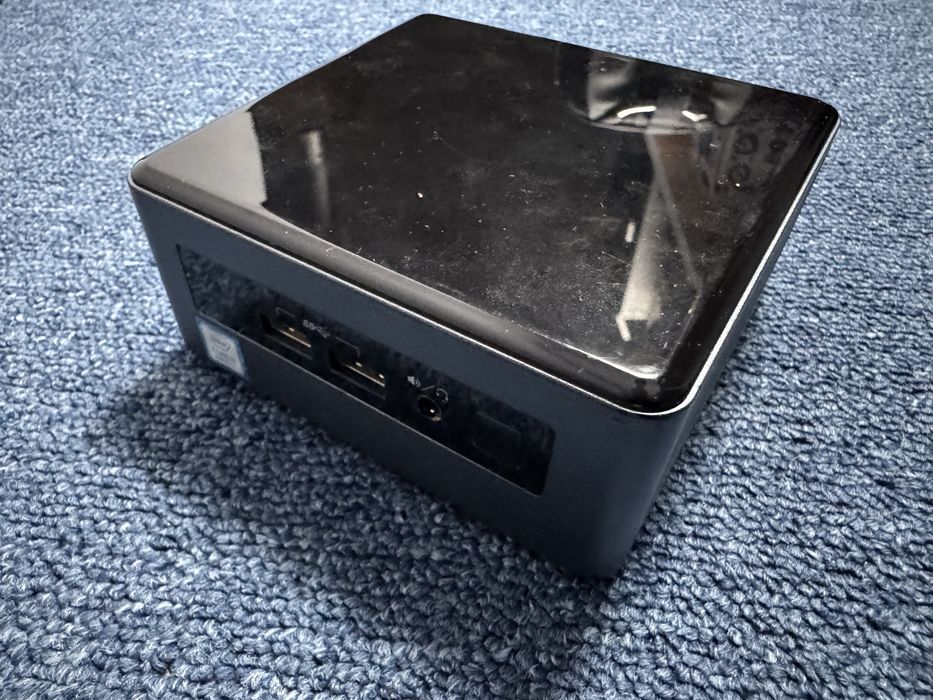 Intel NUC i3 gen8