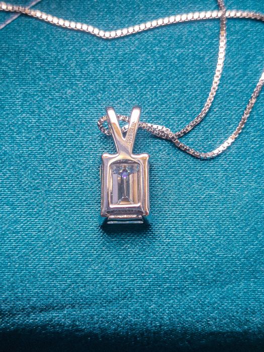 Pandantiv cu moissanit