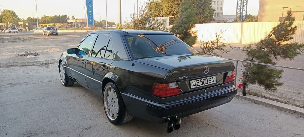 Mersedes bens.      E500