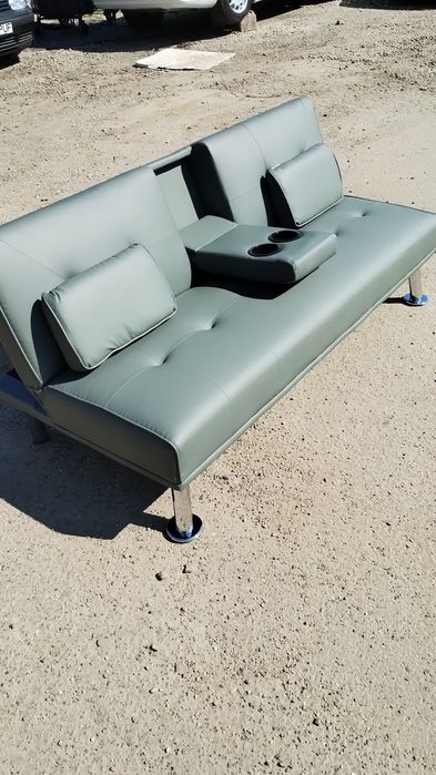 Vând canapea extensibila 170/95 cu suport de pahare