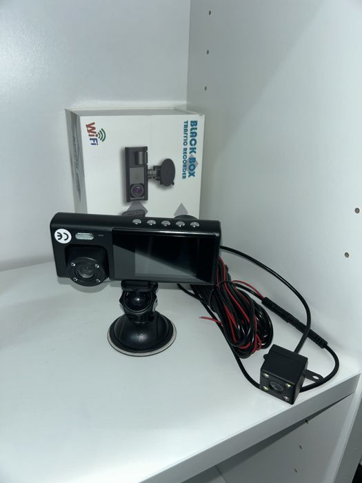 Cameră Auto DVR cu 3 Camere: Față, Interior și Marșarier