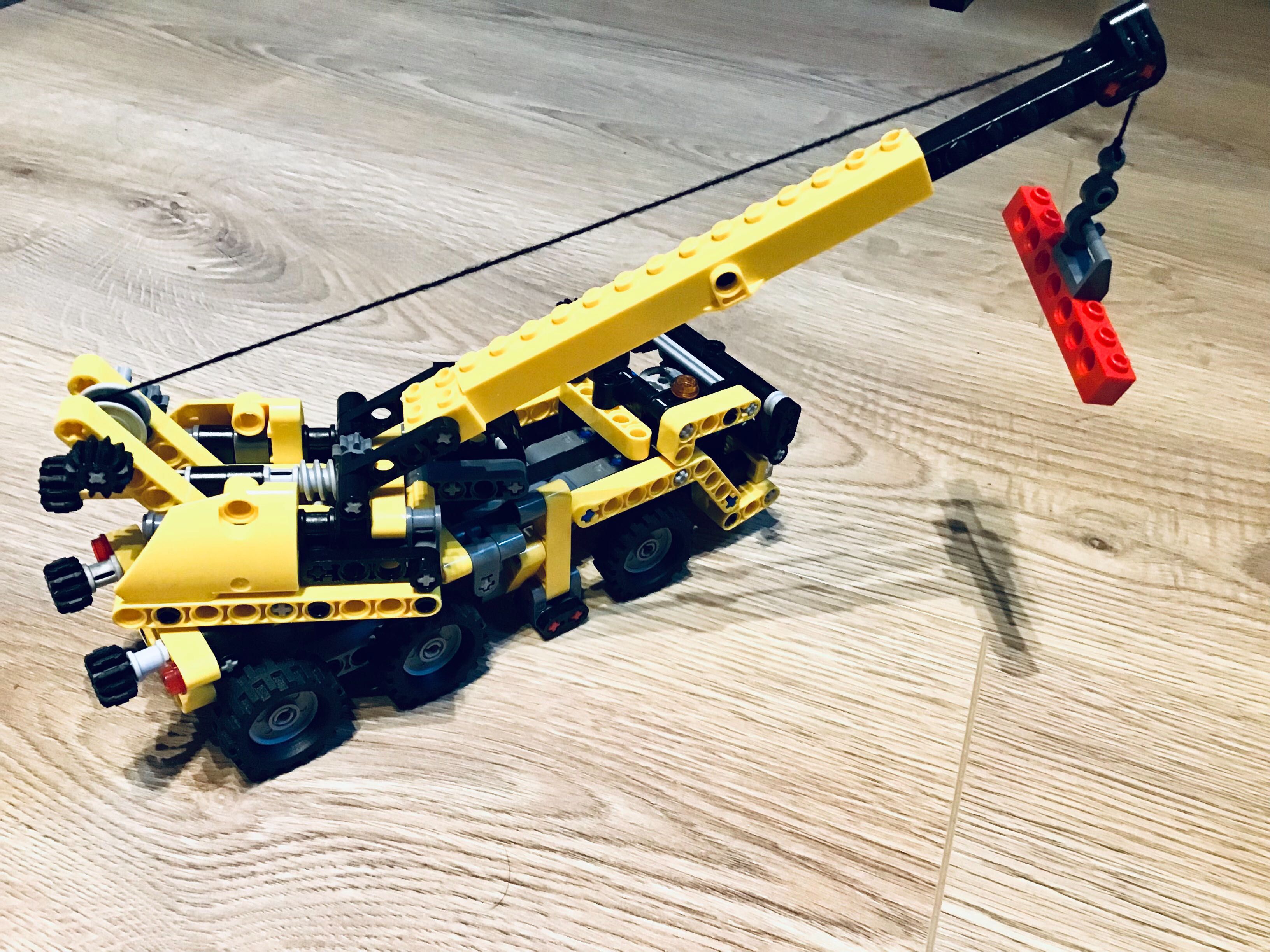 LEGO Technic 8067: Mini Mobile Crane 8-14 ani, piese complete 100%