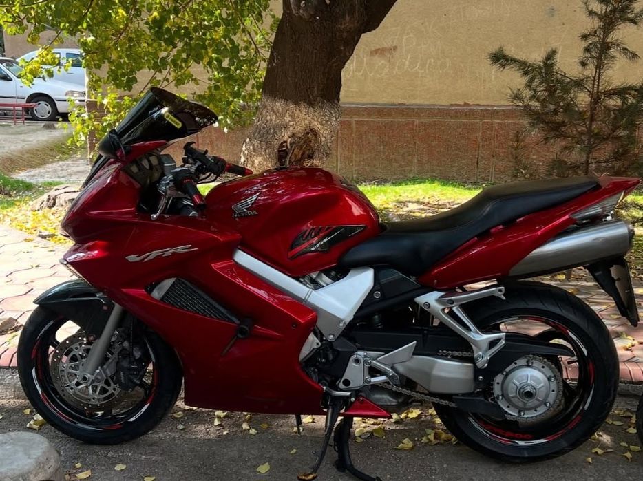 HONDA VFR 800 сотилади