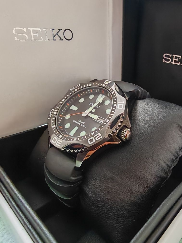 Seiko Solar V158-0AE0 Black Dial DIVERS 200 m
