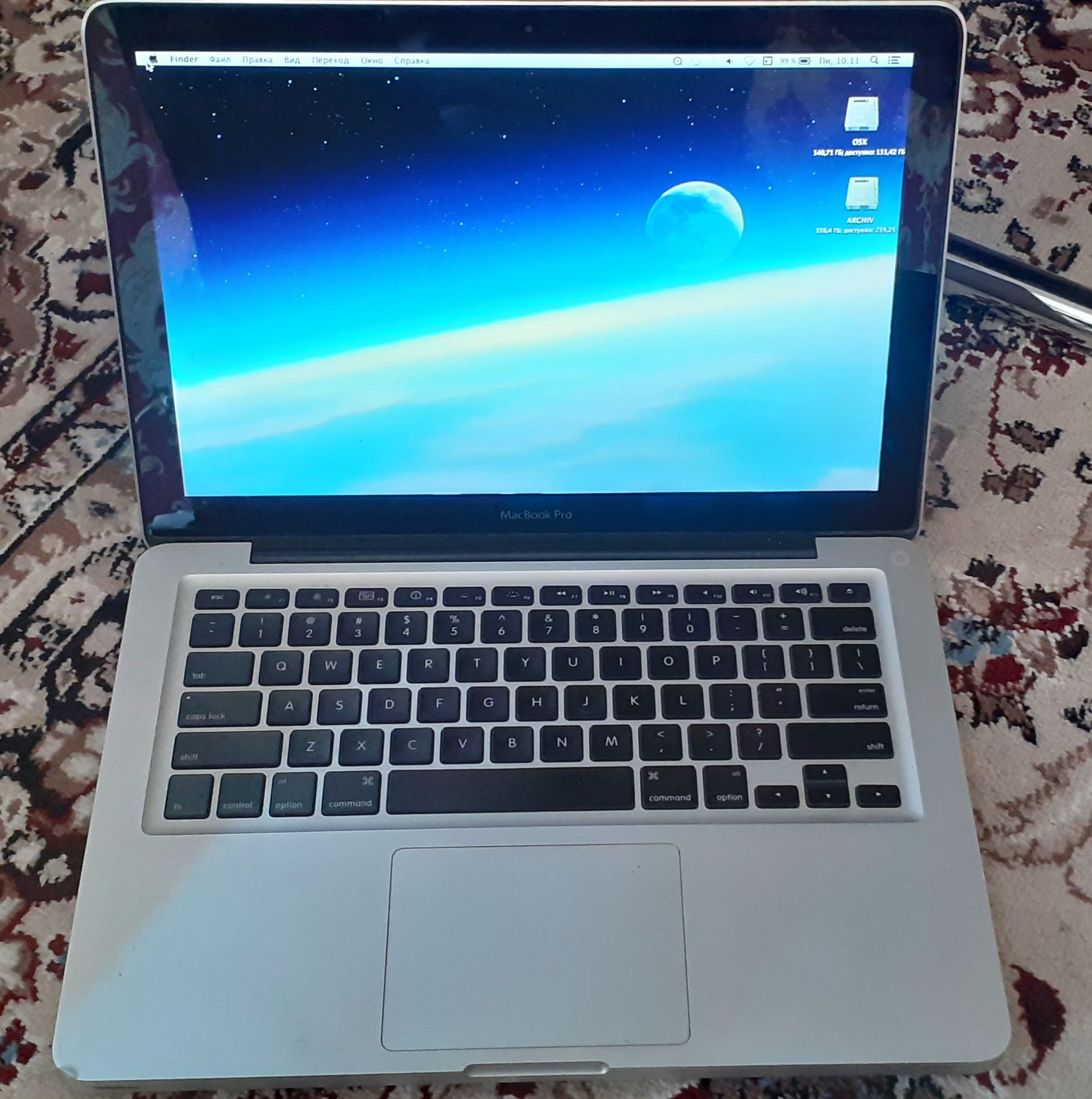 Macbook Pro. Core 2 duo. Operativka 6 gb. 500 ssd.