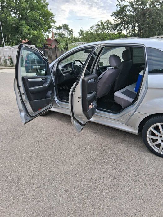 Mercedes B 2007
1.7 benzina 116 cu GPL