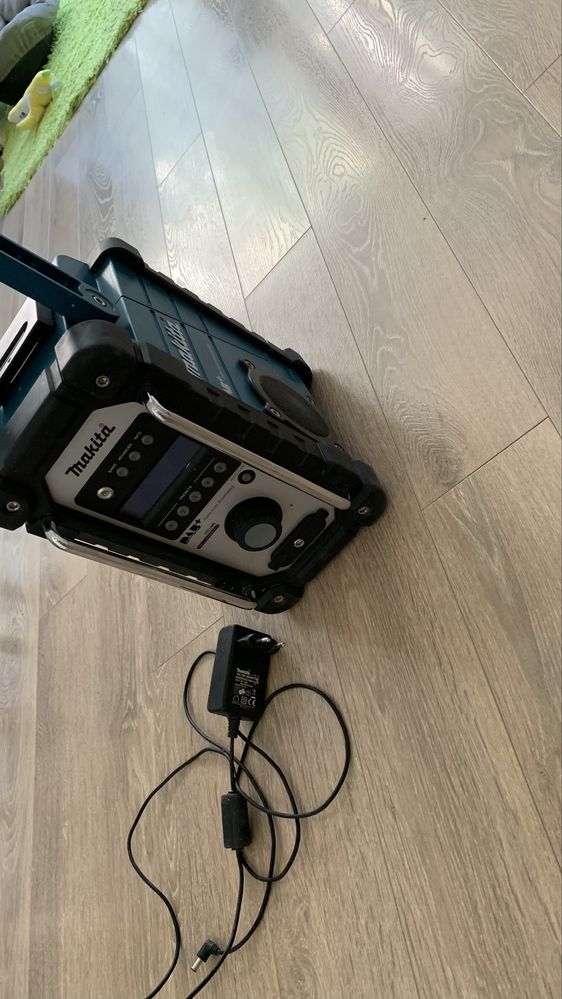 Makita DMR105 строително радио тонколона