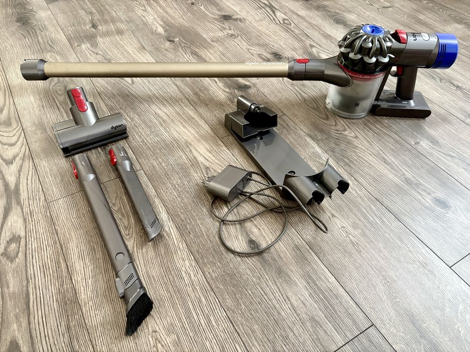 Aspirator Dyson V8 Animal+