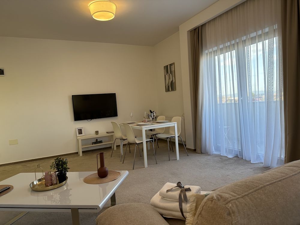 BV Glam Apartments - Cazare Regim Hotelier Apartamente 1-2-3 C Coresi