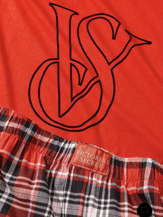 Victoria’s Secret, pijama noua cu eticheta