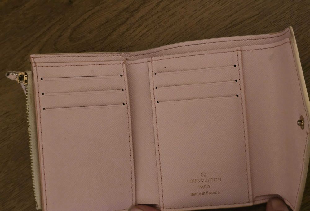Louis Vuitton оригинално дамско портмоне