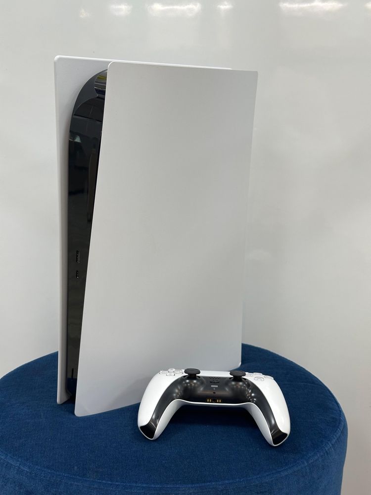 Продаю PlayStation 5 Digital Edition (без дисковода) Ps5 0.0.12 RED