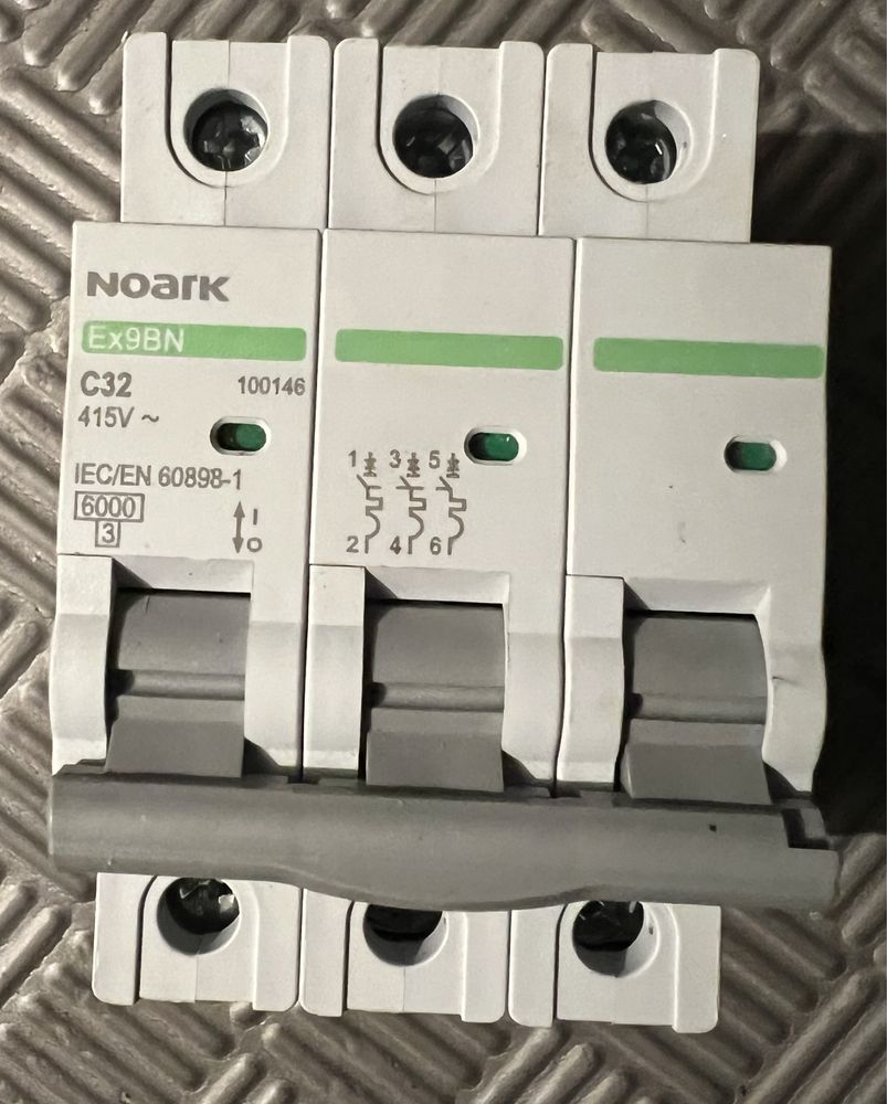 Noark Автоматичен прекъсвач бушон 32А 40А 50А 3P 6kA