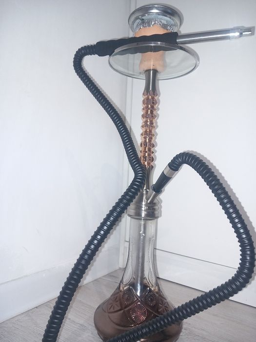 Narghilea  Bază din sticlă, tijă metalică