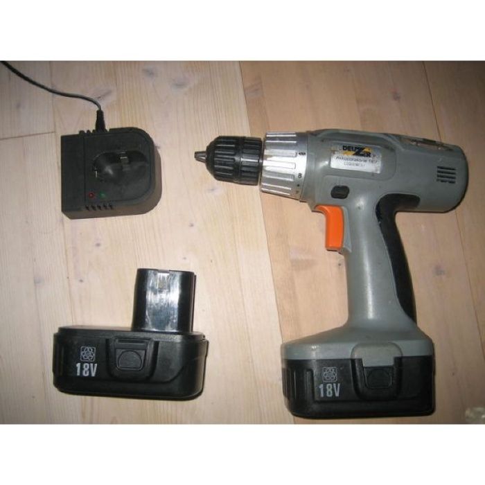 Bormasina Black&Decker statie incarcare AEG menghina