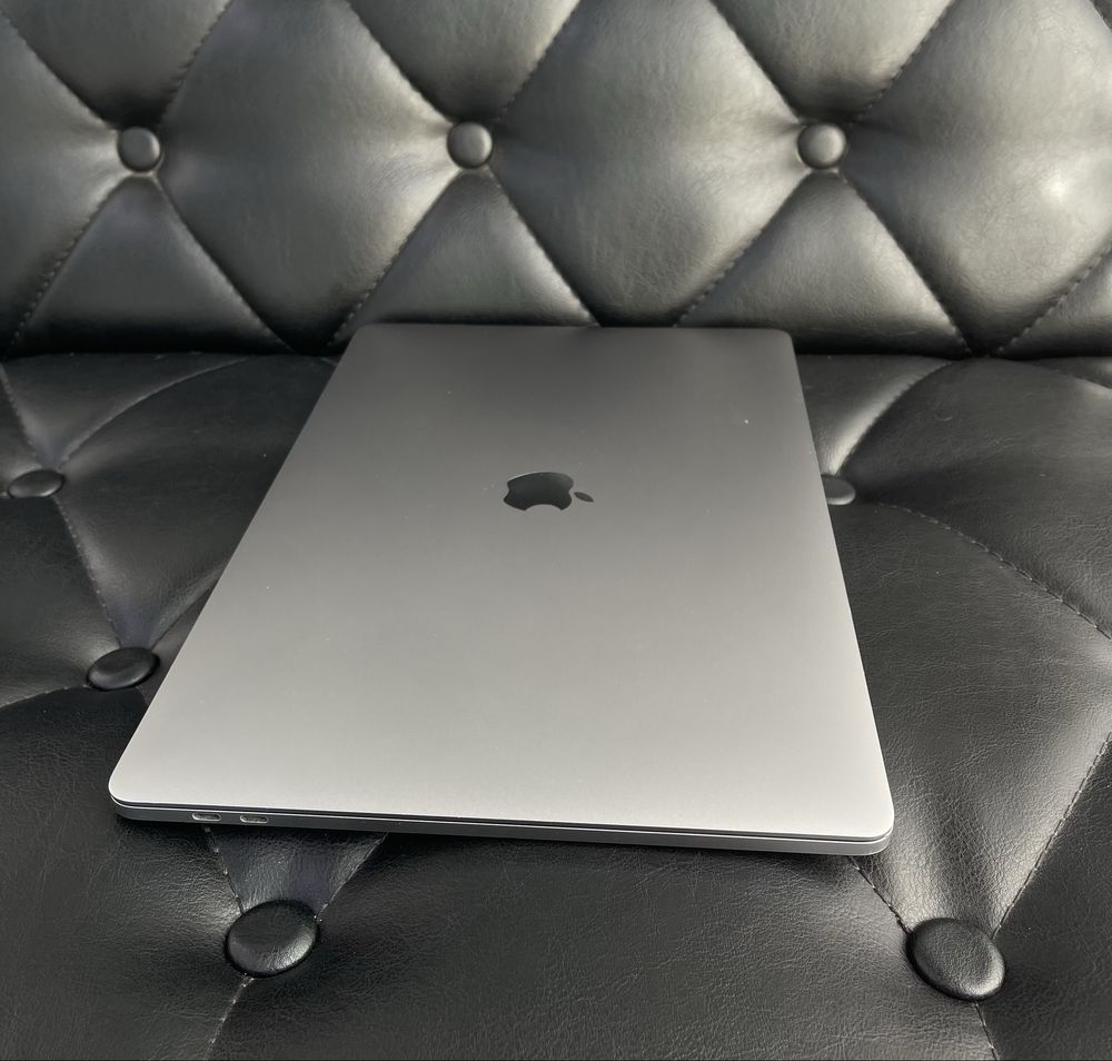 Apple MacBook Pro 2017 в хорошем состояние