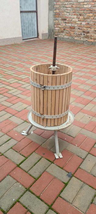 Presa struguri nouă