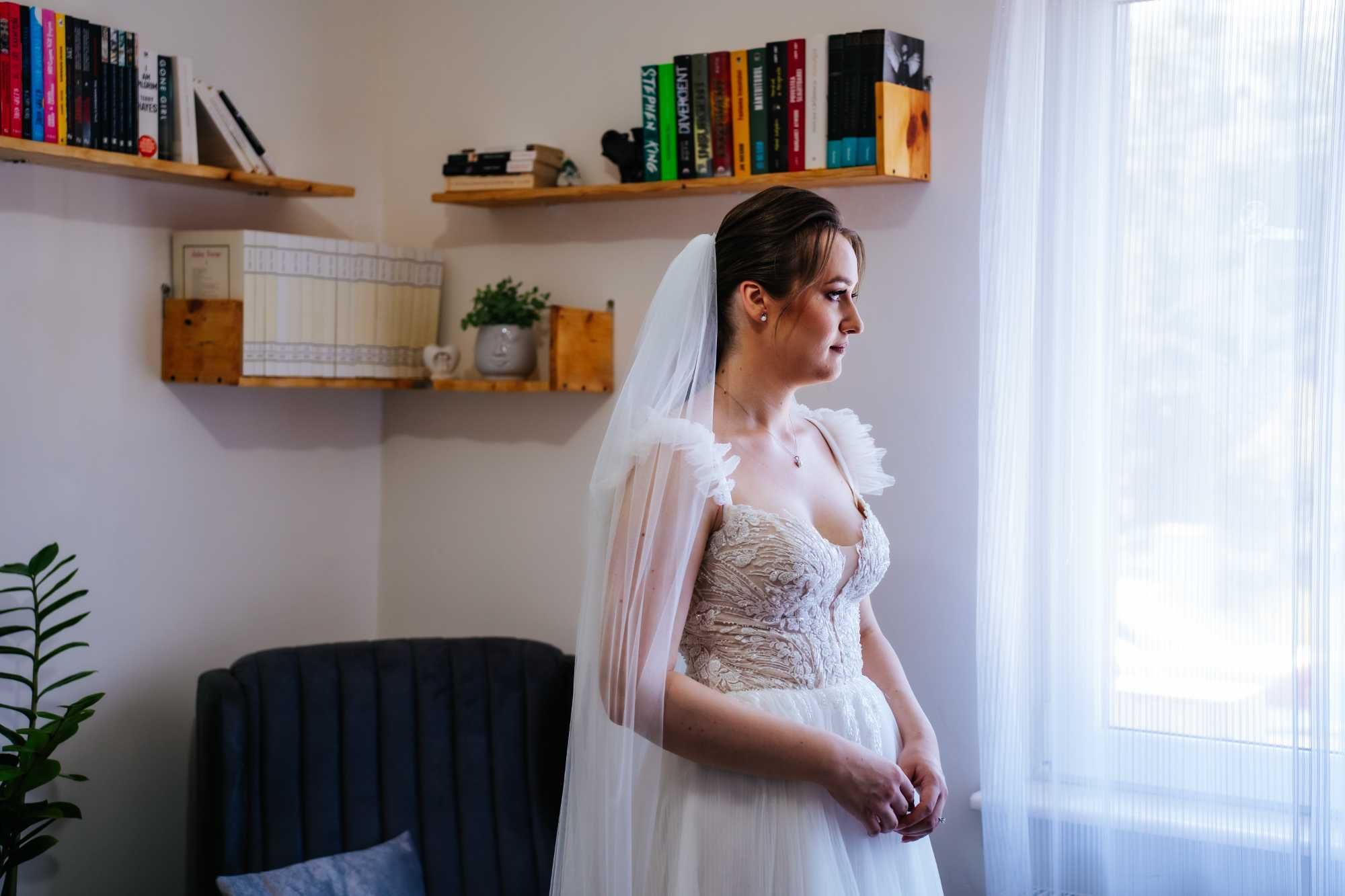 Vând rochie de mireasă Valerie Mariage, voal si crinolină incluse