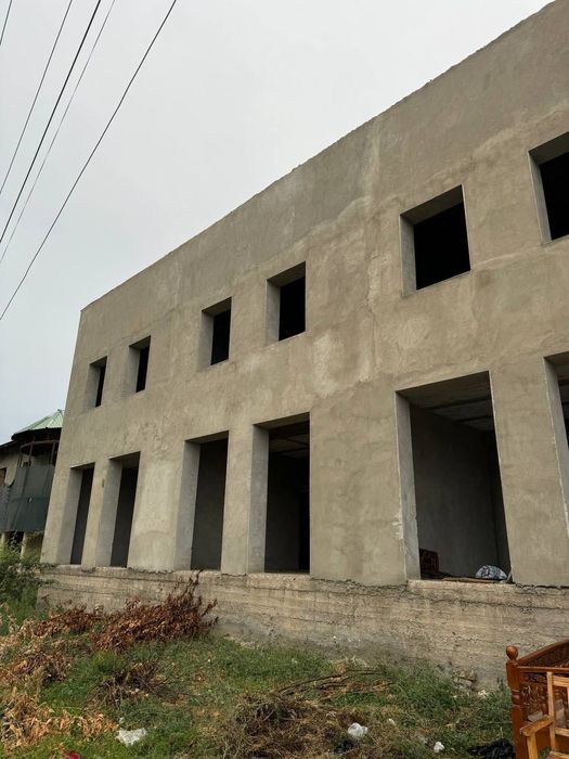 Qo`rg`ontepa tuman Buyuk Zamin Ko`chasida 
2 qavatli Bino sotiladi