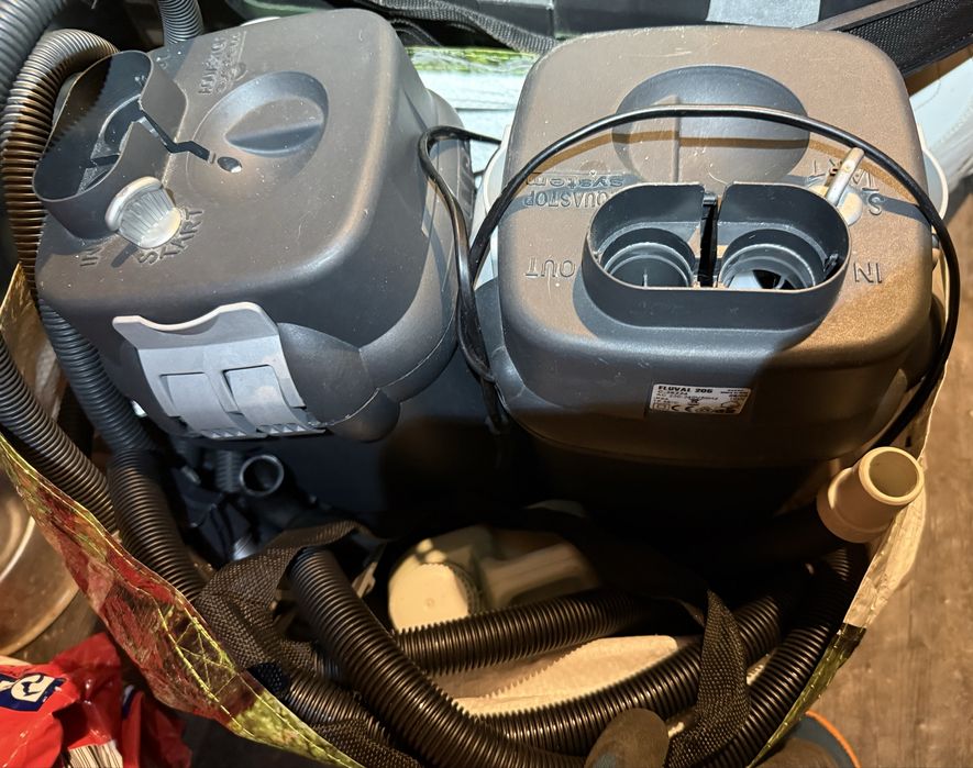 Filtre acvariu pesti