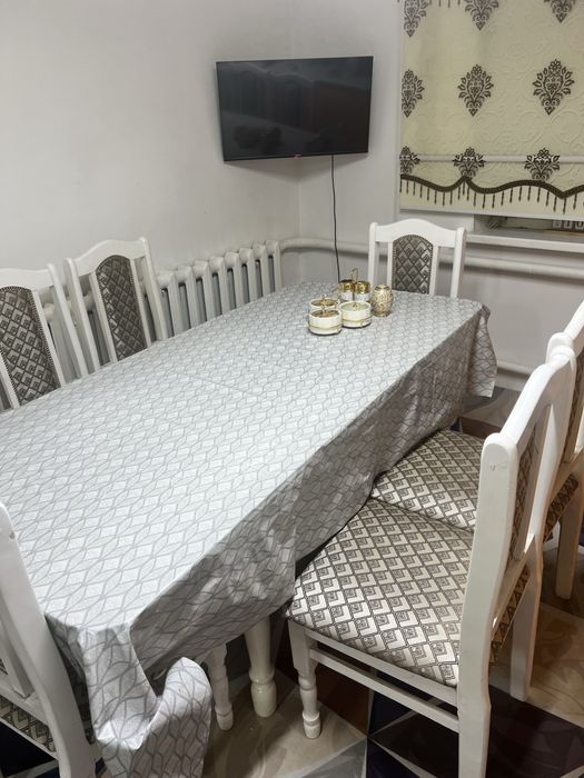 Продам стол и 6 стульев