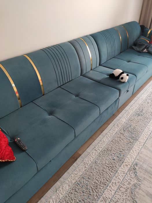 Диван 4.5 метра, с подушечками, раздвижной