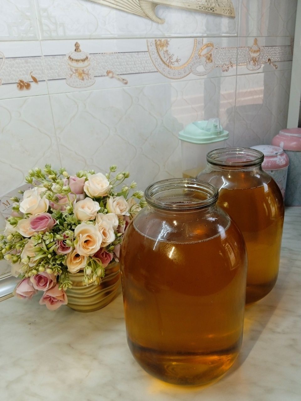 "Ghee" yog'i (топленное масло) 
"Ghee" saryog'lari
Mut