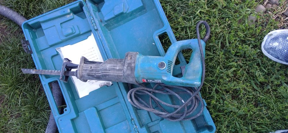 Fierăstrău sabie Makita l Germania