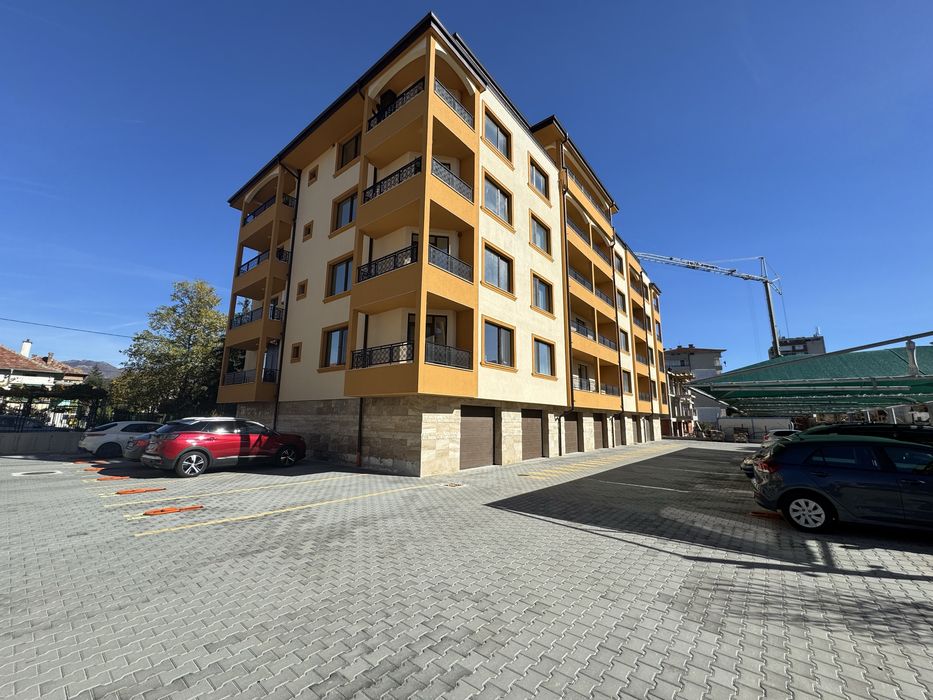 Продава се Тристаен апартамент в Казанлък - 135 кв.м за 1475 €/кв.м - Снимка #1