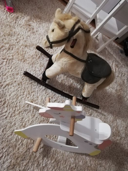 Căluți copii, pentru băiețel și fetita!