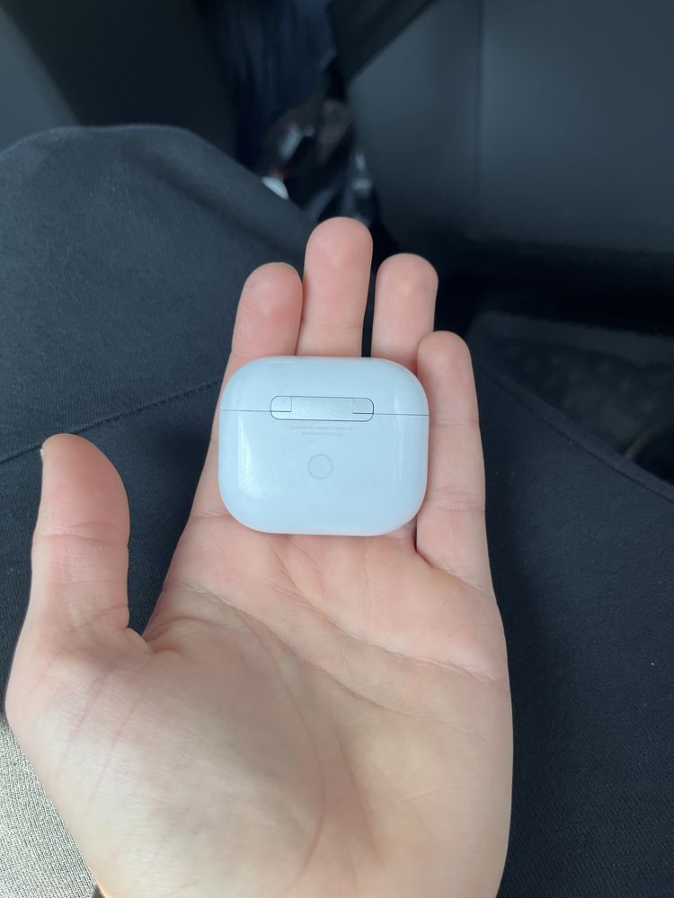 casti AirPods 3 (2022),