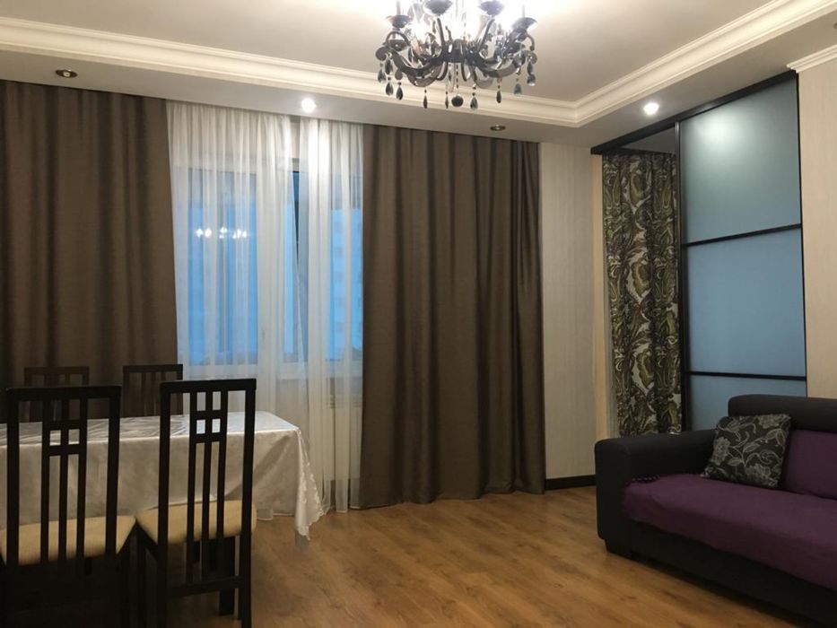 Квартира 4 комнатная  ЖК " Лазурный квартал"