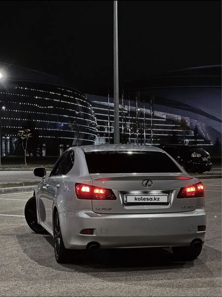 Lexus is 250 срочно