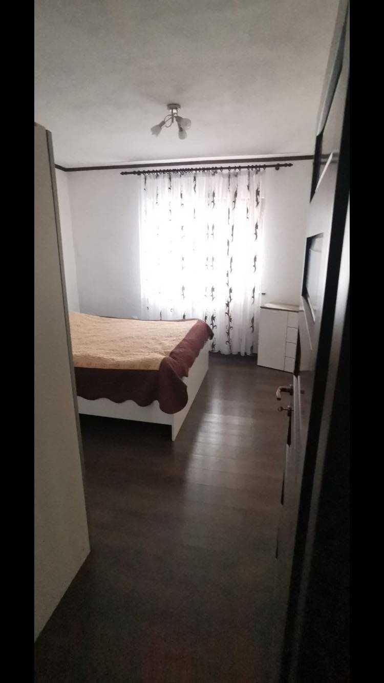 Vand CASA cu parterul complet mobilat si utilat.