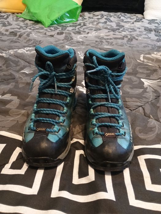 Туристически обувки