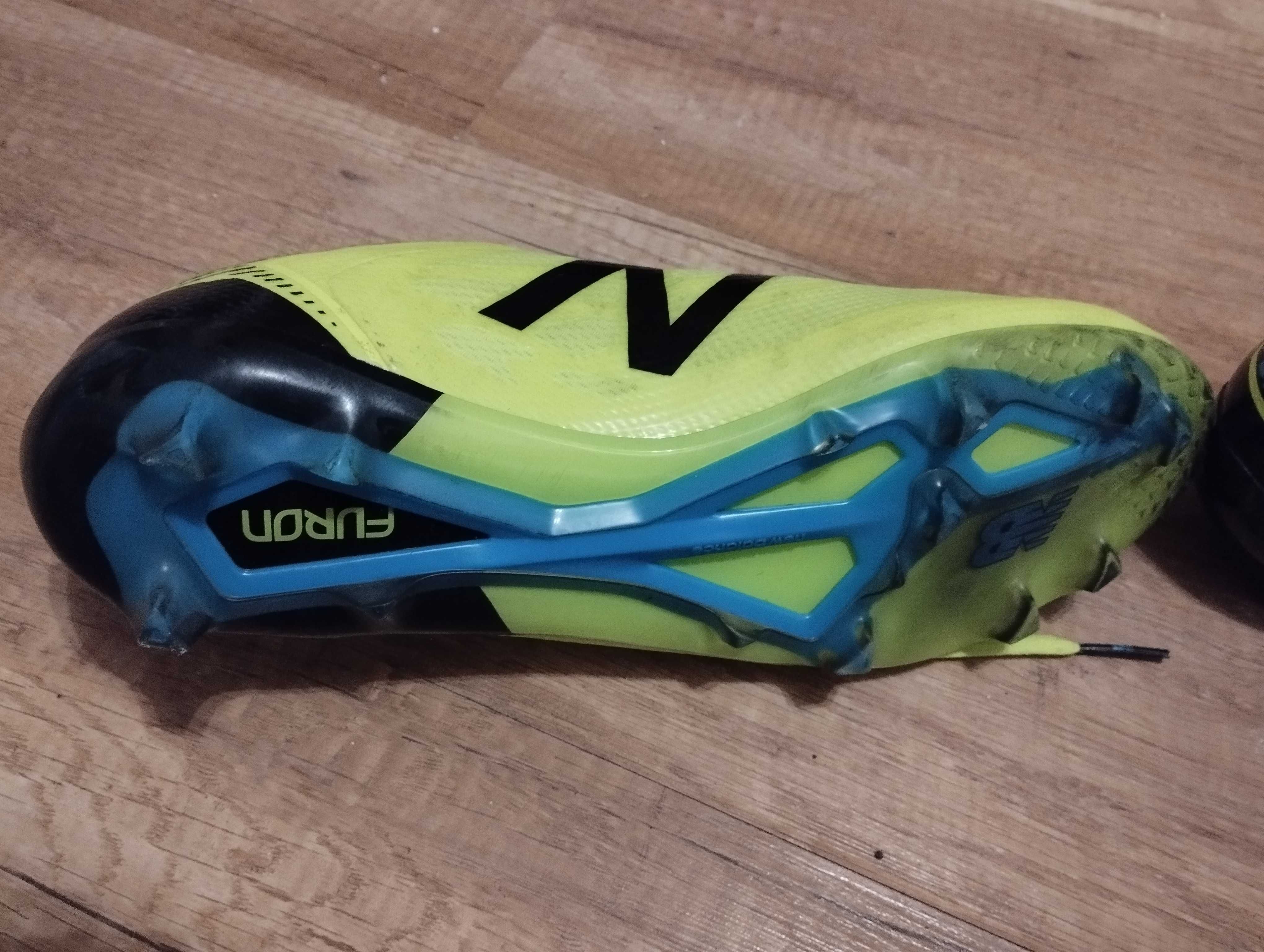 Футболни обувки, бутонки New Balance Furon Puma