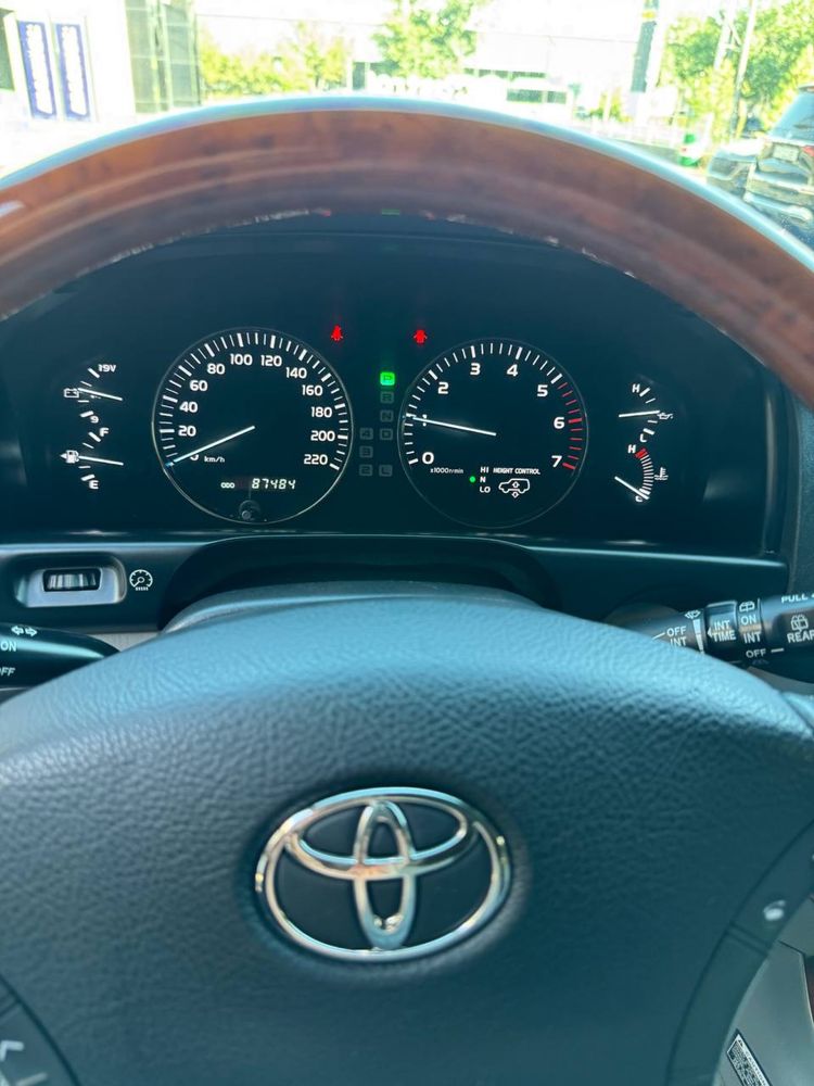 Toyota Land Cruiser 100