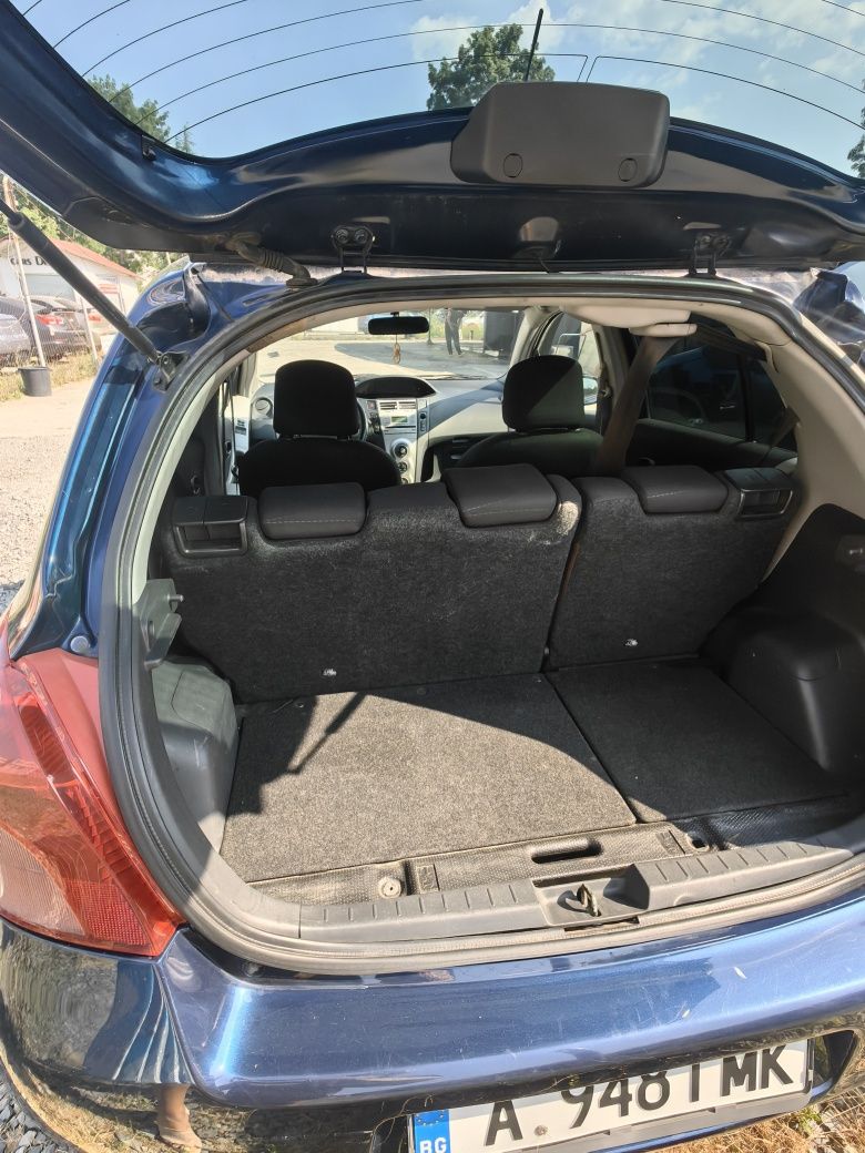 Toyota Yaris - Тойота Ярис 1.0 Климатик