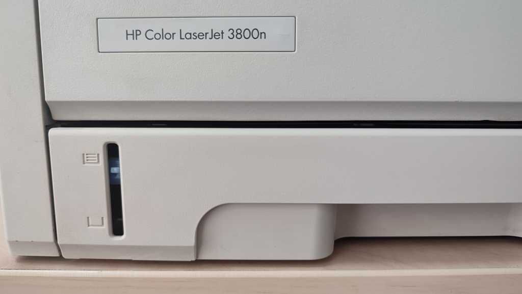 Цветен лазерен принтер HP Color LaserJet 3800N