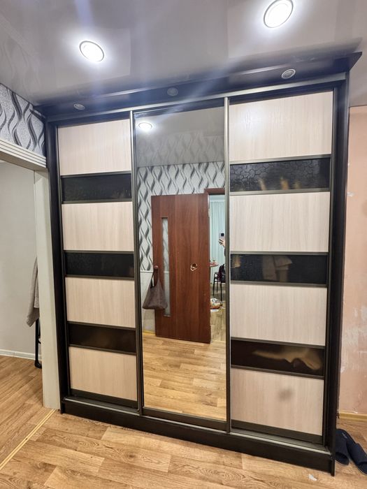 Срочно продам шкаф купе