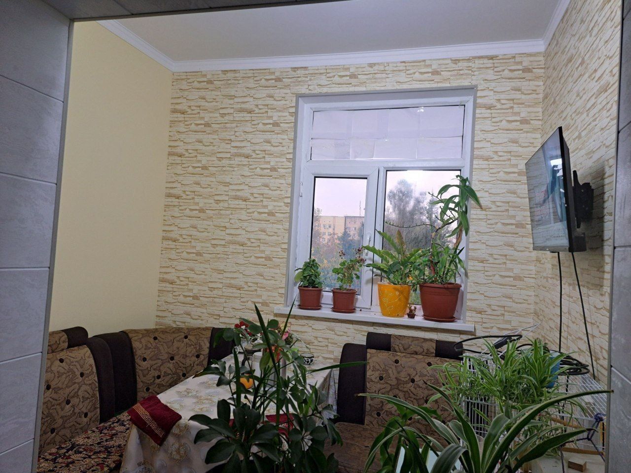 1-Комн. 3-Этаж. 45м². Улучшенка. Чистая. Ахмад Югнакий.