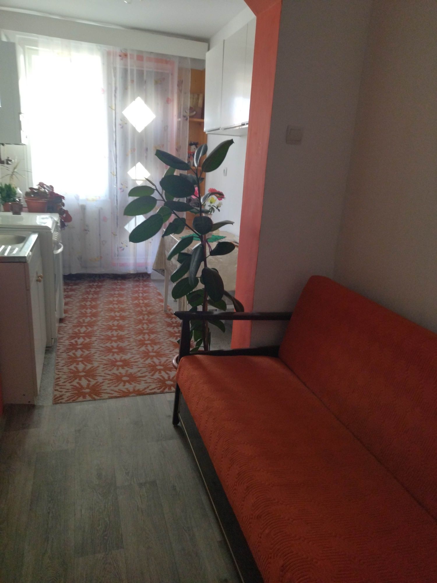 Inchiriez apartament