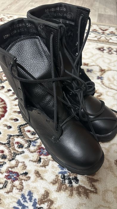 Ботинки с высоким берцем. Зимние и кожаные.