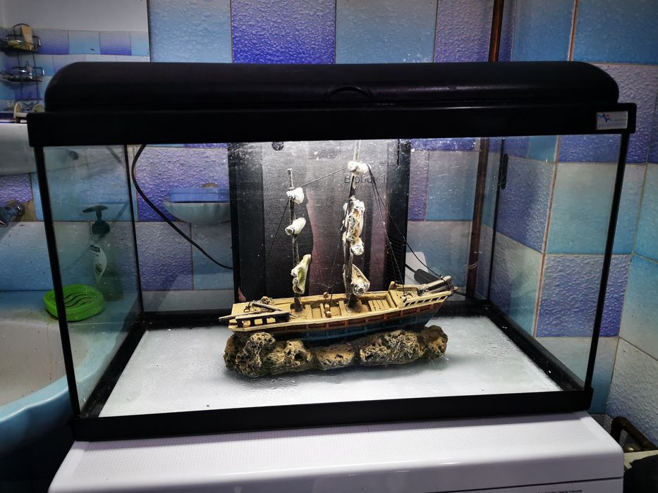 Vand acvariu Aquatlantis 60x30x30cm echipat complet