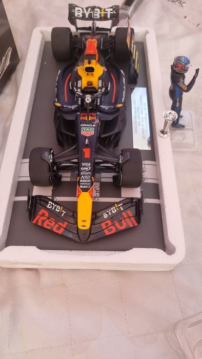 Red bull rb20 Las Vegas gp F1 Max Verstappen world champion minichamps