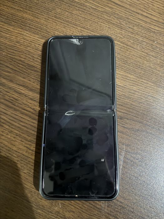 Samsung Galaxy Z flip 5   512gb