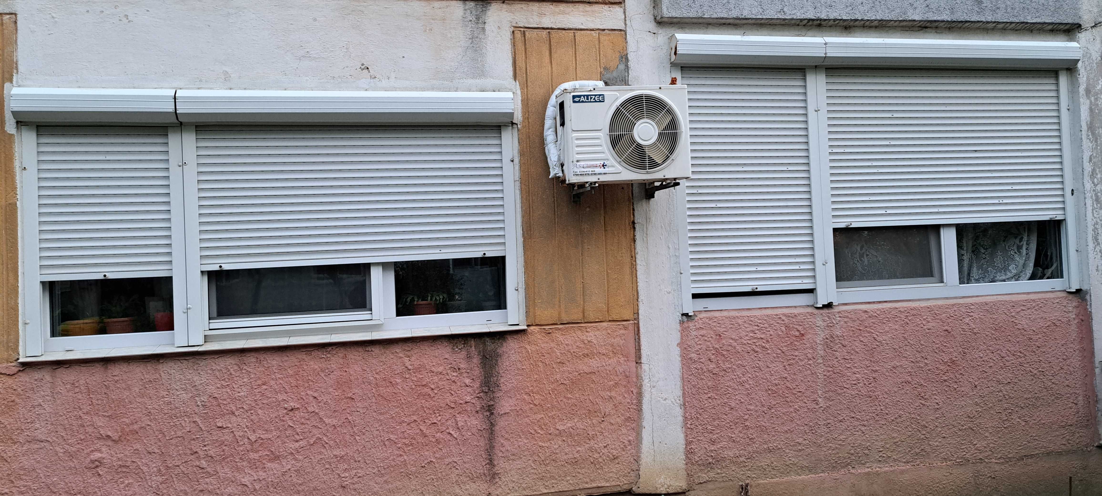 Vând  3 geamuri termopan  bloc cu rulouri plastic